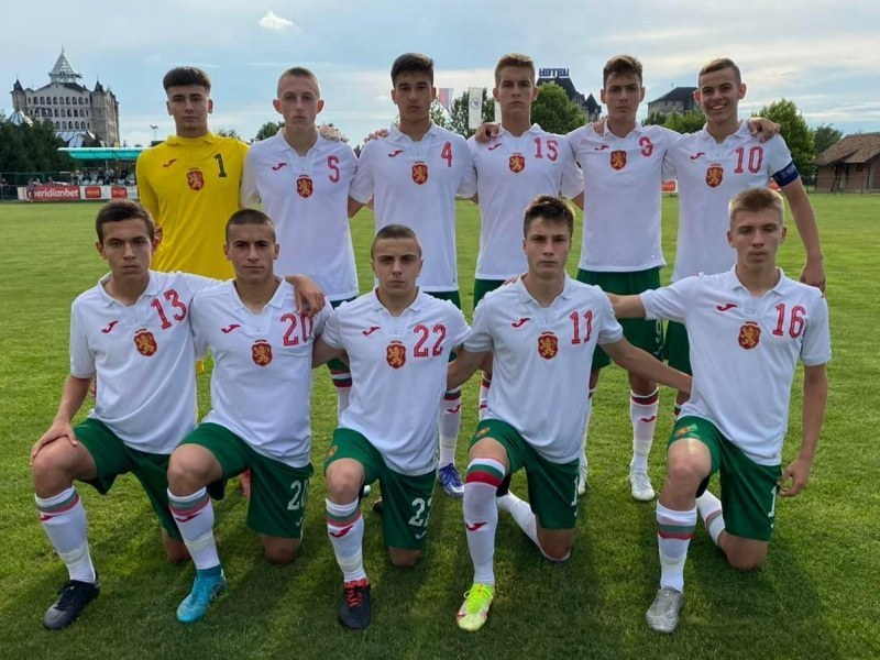 Юношите до 17 години загубиха от Швеция след гол в продължението