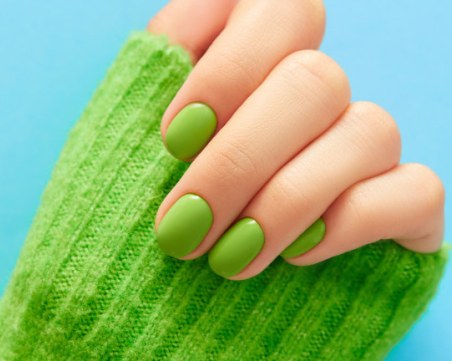 Маникюр в зелено - 5 идеи за пролетни нокти