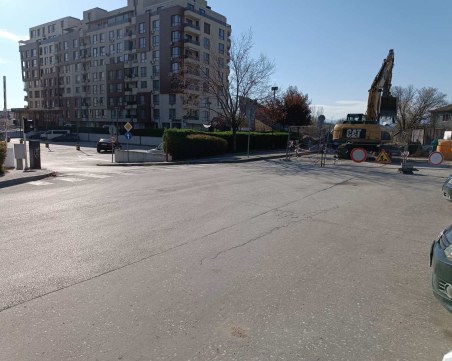 Направиха временен път през паркинга на „Пловдив Плаза”, докато трае ремонтът на ул. „Георги Странски”