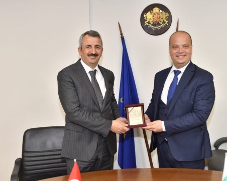 Областният управител на област Пловдив Илия Зюмбилев посрещна  валията на Одрин Йунус Сезер.