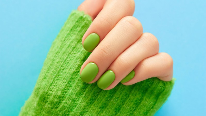 Маникюр в зелено - 5 идеи за пролетни нокти