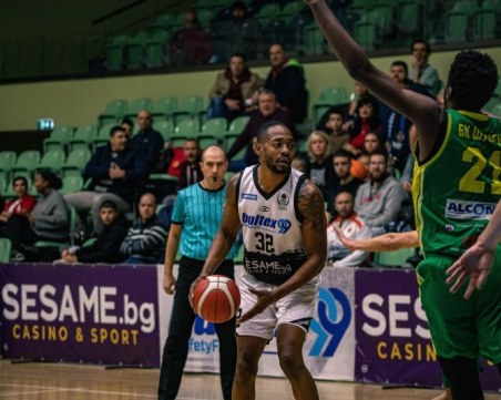 Академик подновява битките във Втората шестица