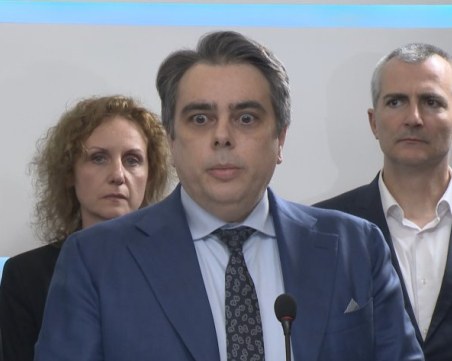 Асен Василев е участвал във верижна катастрофа на АМ „Тракия