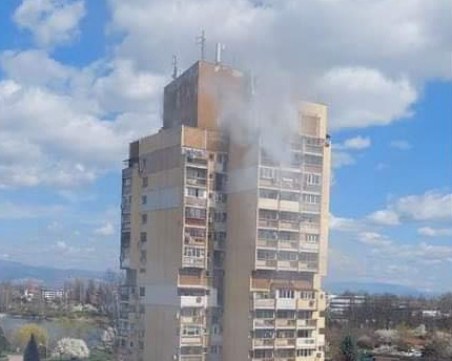 Един загинал и трима обгазени след пожар в столичния квартал 