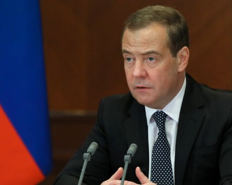 Медведев след кървавата стрелба край Москва: Смърт за смърт