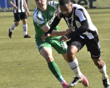 Основен играч на Локо с контузия, аут е поне за два мача