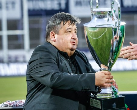 Шефът на ПФЛ скочи на Вальо Михов за ТВ правата