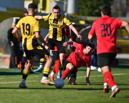 Дубълът на Ботев разби с 8:0 Карнобат