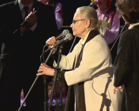 Цветана Манева с отличие от 