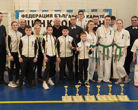 Пловдивчани се върнаха със 7 медала от Националните първенства по карате