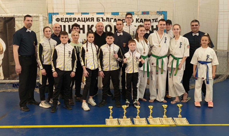 Пловдивчани се върнаха със 7 медала от Националните първенства по карате