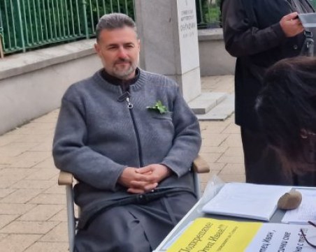 Отец Иван Янков прекратява гладната стачка, влиза в болница