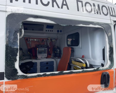 Пострадалите при катастрофата с линейка в Пловдив са откарани в болница