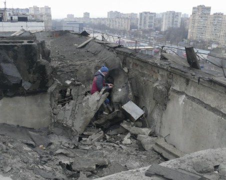 Ранени и големи щети по инфраструктурата след руския удар в Одеса