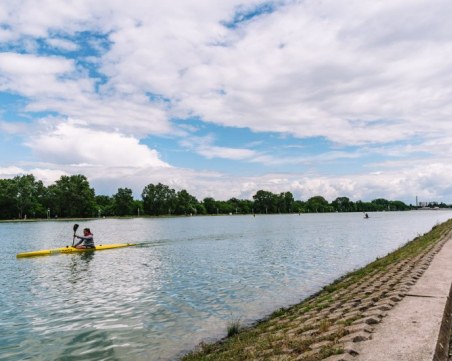 Април започва с високи температури, живакът скача над 25°