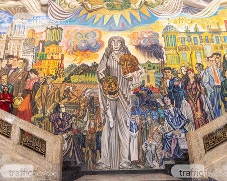 Шествие, откриване на площад, множество спектакли за Международния ден на театъра