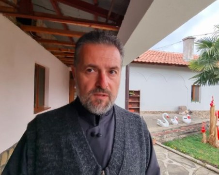 След гладната стачка: Отец Иван Янков влезе в реанимацията