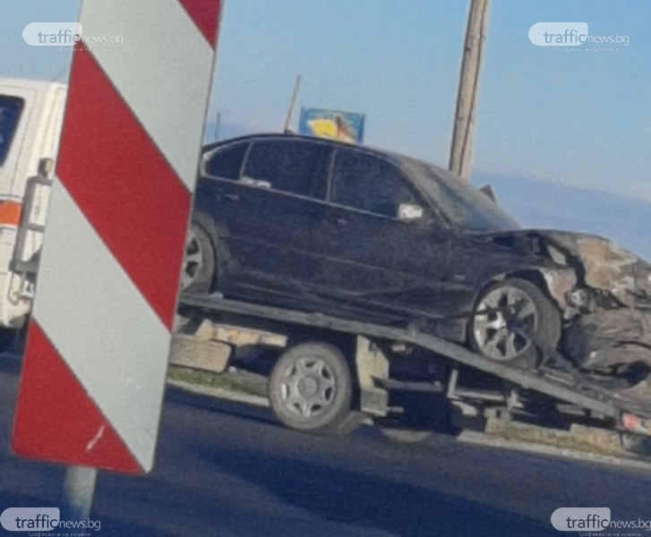 Млад шофьор с БМВ предизвика катастрофа край Хисаря, твърдят, че бил познайник на МВР