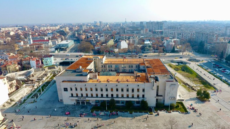 Предимно облачно, но топло време в Плводив днес