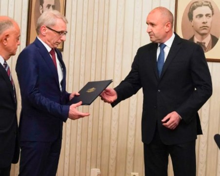 Президентът връчва днес втория мандат за съставяне на правителство