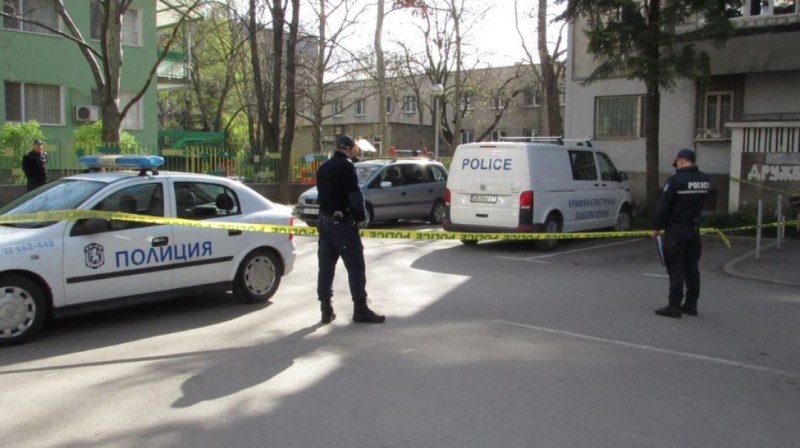 Самоубил се е мъжът, намерен до детска градина в Русе