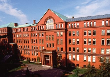 Харвард е получил 5 по малко документи от кандидат студенти тази година