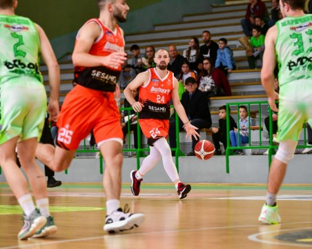 Академик разби Берое за нова победа във Втората шестица