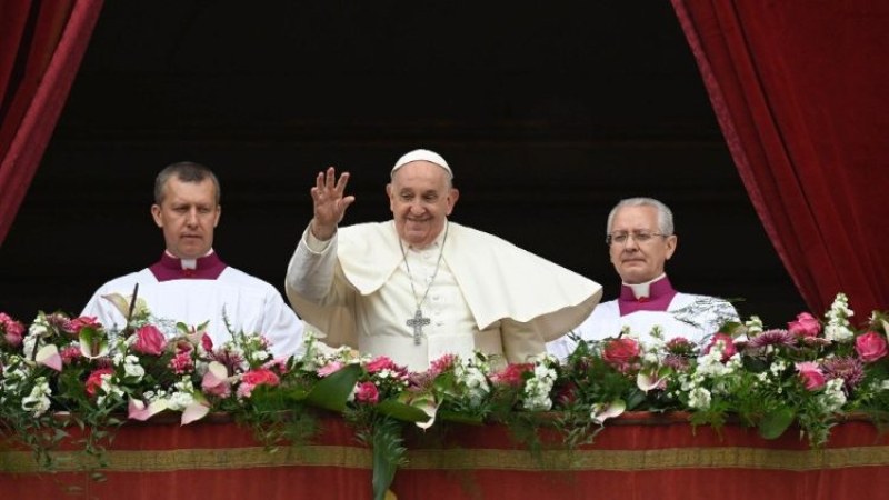 Папа Франциск призова днес във Великденското си обръщение към вярващите