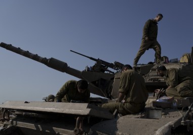 Израелската армия изтегли танковете си от болницата Ал Шифа в
