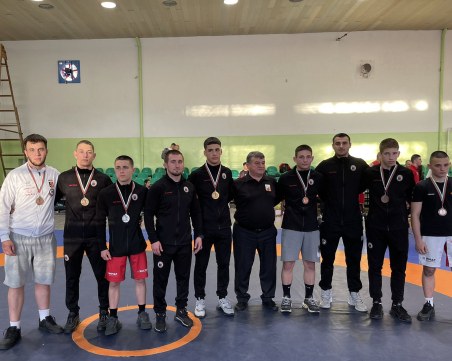 Борците на Локо със страхотно представяне на турнир в Стара Загора