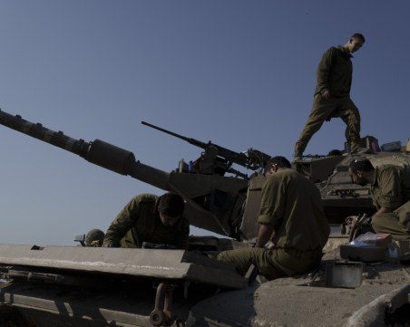 Израелската армия изтегли танковете си от болницата 