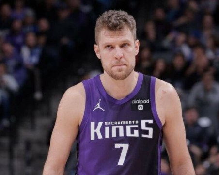 След повече от месец Везенков се завърна в игра за Сакраменто