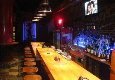 Известен бар в Капана наказан от НАП заради неизрядност в