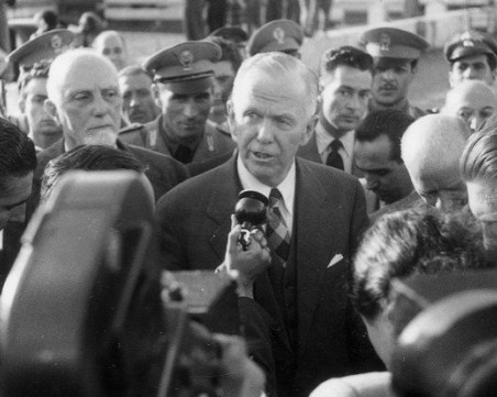 На този ден: Хари Труман подписва Плана Маршал и Европа получава помощ след Втората световна война