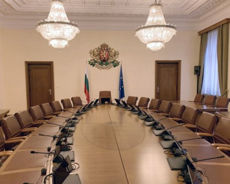 Решение на НС: Шефовете на БНБ, Сметната палата и Омбудсманът могат да заемат поста премиер