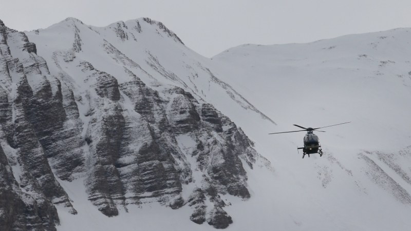 Хеликоптер се разби в Швейцари, трима души са загинали