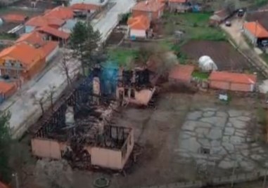 Затворено заради демографската криза училище в първомайското село Езерово изгоря