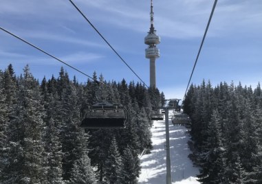 Заради необичайно топлото време зимният ски сезон приключва в курорта