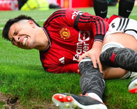 Големи проблеми за Манчестър Юнайтед - двама аут за месец