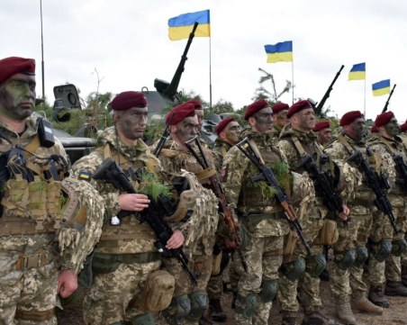 Украйна започва да мобилизира войници още на 25 години