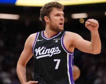 Везенков игра при победа над Клипърс