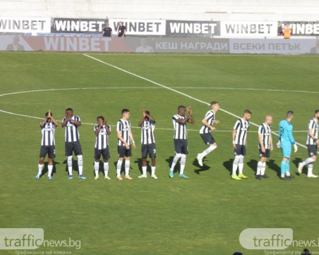 Вижте стартовите 11 на Локомотив и ЦСКА, Митко Илиев на резервната скамейка