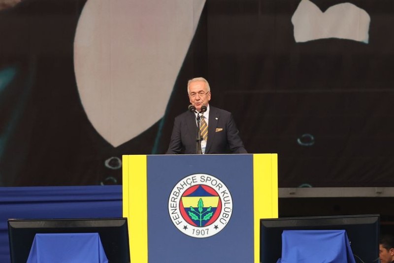След конгрес с 25 000 делегати: Фенербахче остава в елита на Турция до юни, но бойкотира Суперкупата
