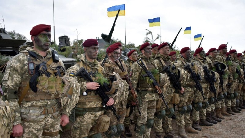 Украйна започва да мобилизира войници още на 25 години