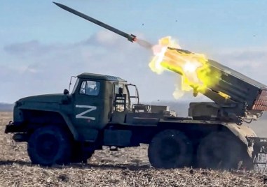 Руската армия напредва по две направления в Донецка област твърдят