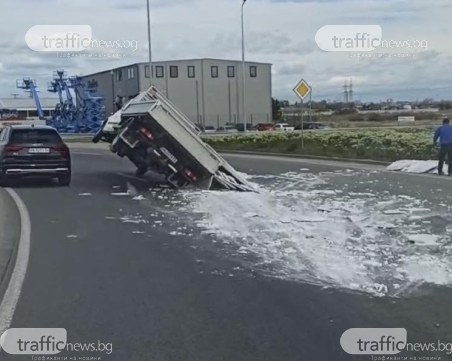 Адско задръстване на пътя Пловдив - Асеновград, тапата е няколко километра