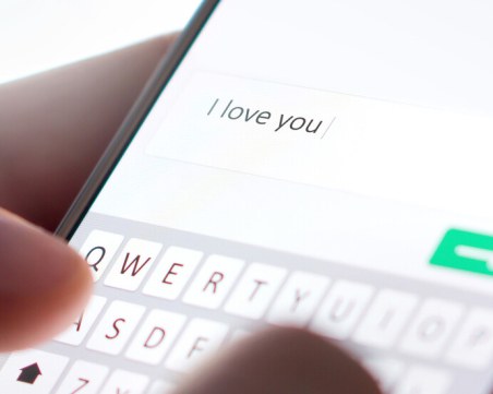 Пловдивската полиция задържа жена заради „романтична измама