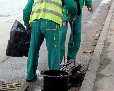 Почистват дъждоприемните шахти в Пловдив, вижте графика