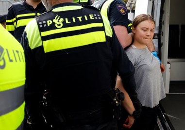 Екоактивистката Грета Тунберг бе задържана днес от нидерландската полицията по