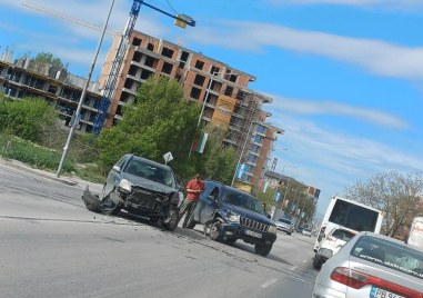 Катастрофа е станала на бул Пещерско шосе в Пловдив сигнализират